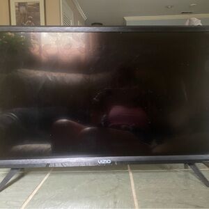 Vizio Black LED TV 22”x13”, good for kitchen, kids room, den w/remote.